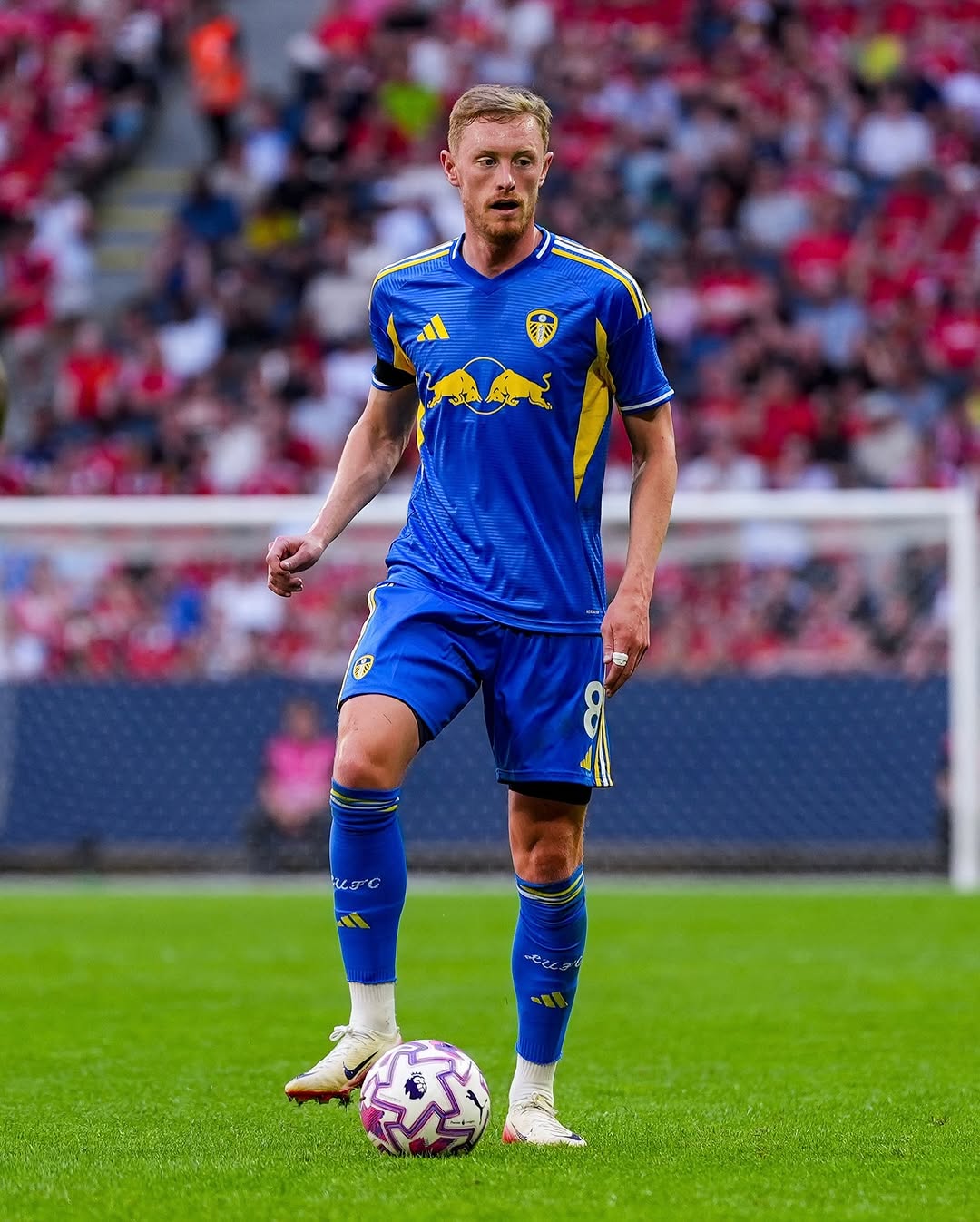 Leeds United 2025-26 Away Kit