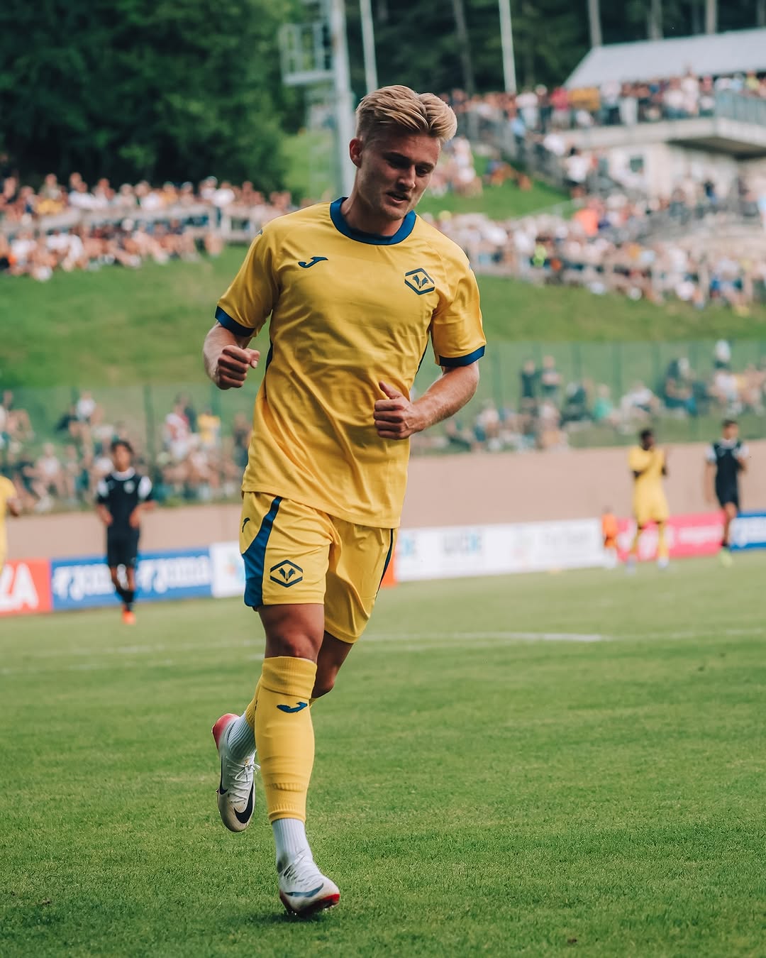 Hellas Verona 2025-26 Away Kit