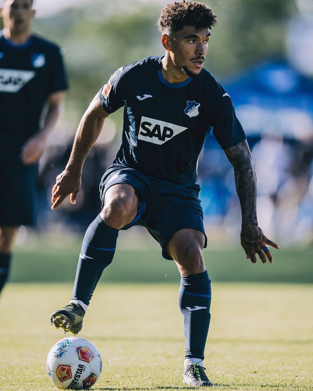 TSG1899ホッフェンハイム 2025-26 ホーム ユニフォーム
