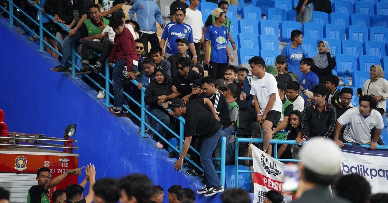 【西原拓夢選手 寄稿】チームバス襲撃に、サポーターがスタンドから飛びこみ